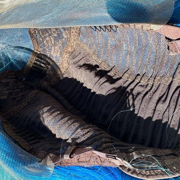 Dual Blue tone Wig (perfect for Frozen or Mermaid). 24”+ - Picture 8 of 12